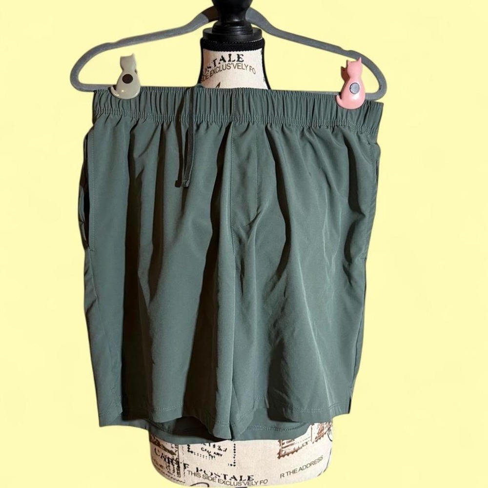 Athletic Works Mens Green Workout Training Shorts Size M 32-34 Zipper Pocket